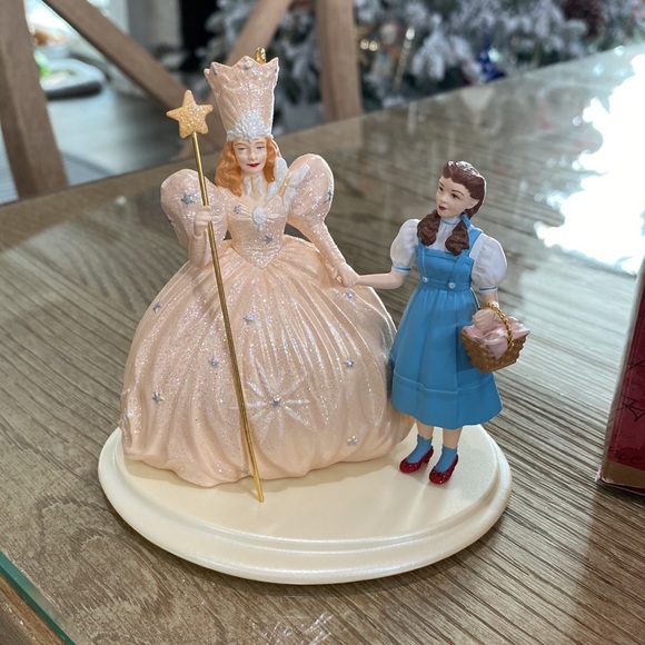 🎉HP🎉1998 Hallmark Ornament The Wizard of Oz Dorothy and Glinda, The Good Witch - Picture 5 of 7